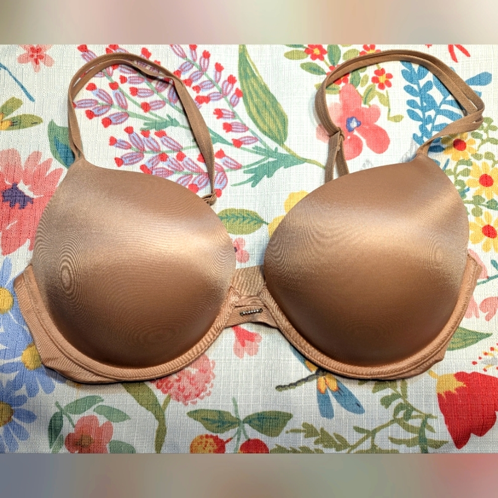 Victoria's Secret Very Sexy Pushup Bra 32DDD